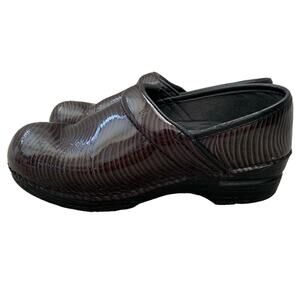 Dansko XP 2.0 Striped Black Patent Leather Clogs - Size 37 (US 6.5-7)